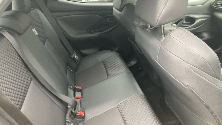 Toyota Yaris 1.5 Hybrid Dynamic 5dr CVT Hybrid Hatchback